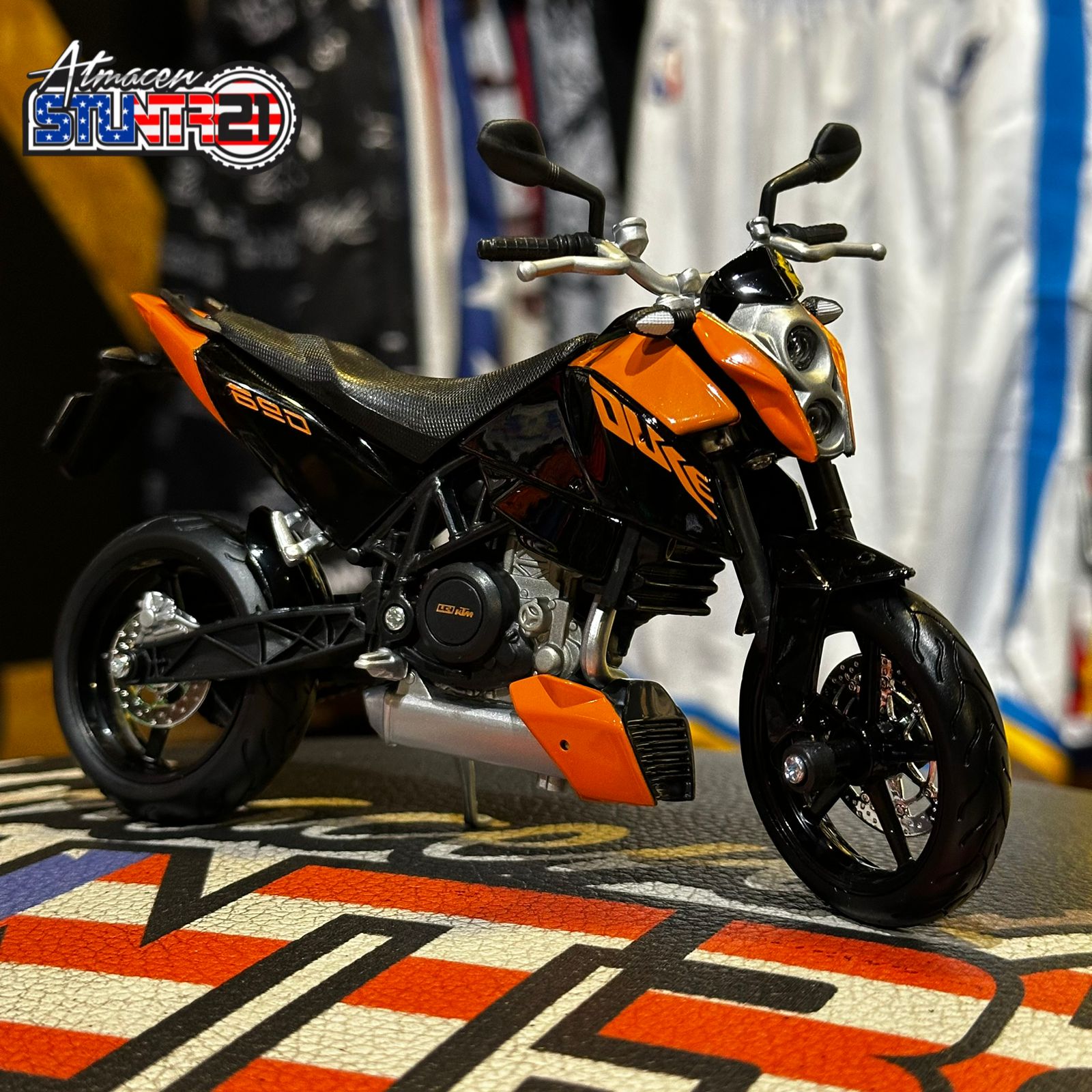 Moto de colección DUKE 690cc