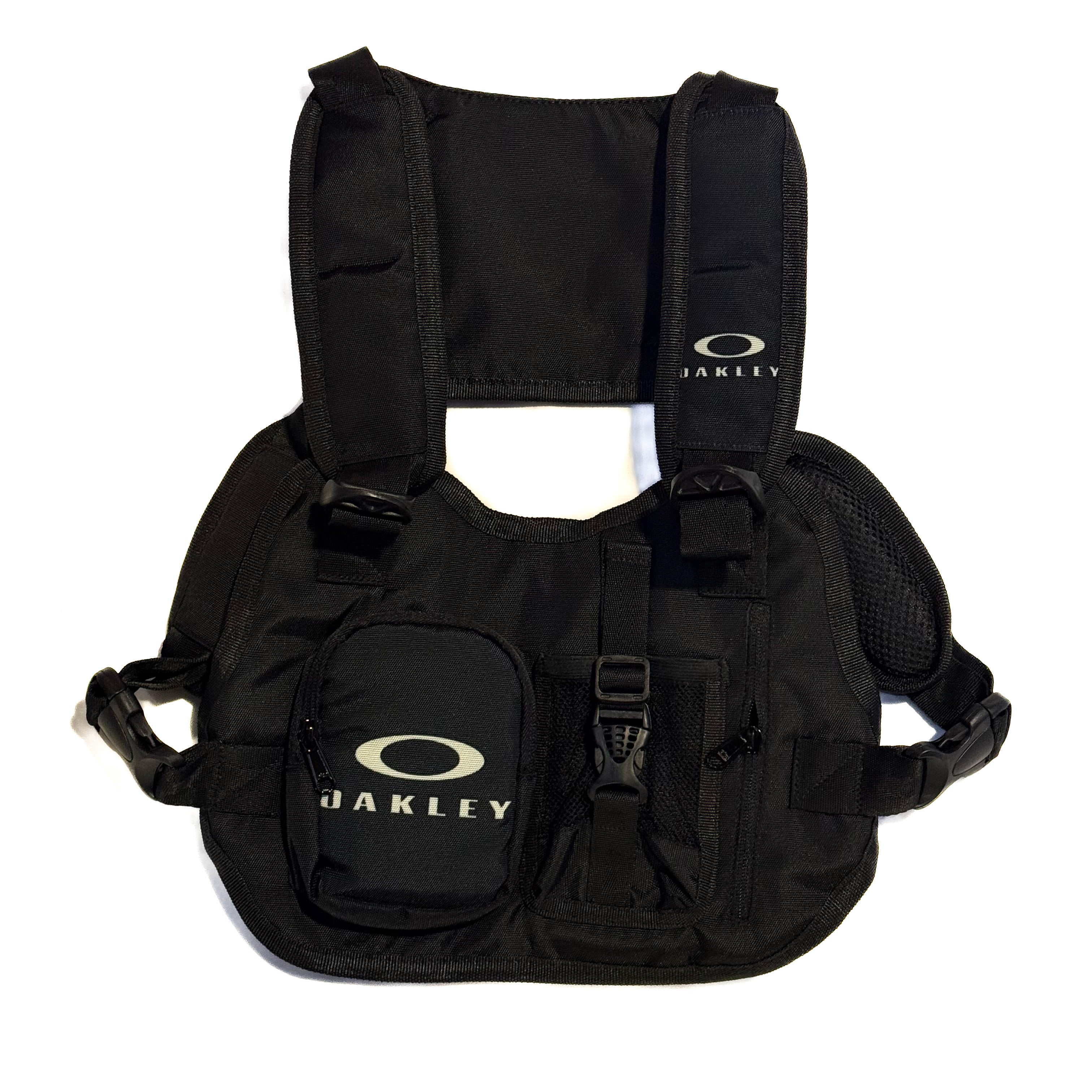 Pechera motera Oakley